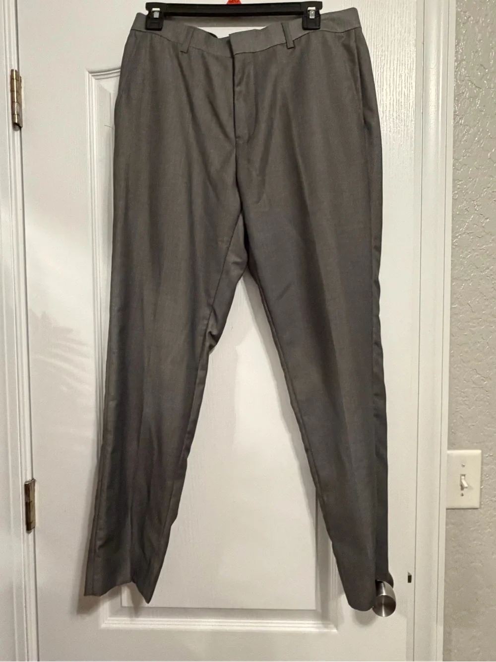 Men's Classic Gray Two-Piece Suit - Professional Tailored Look
